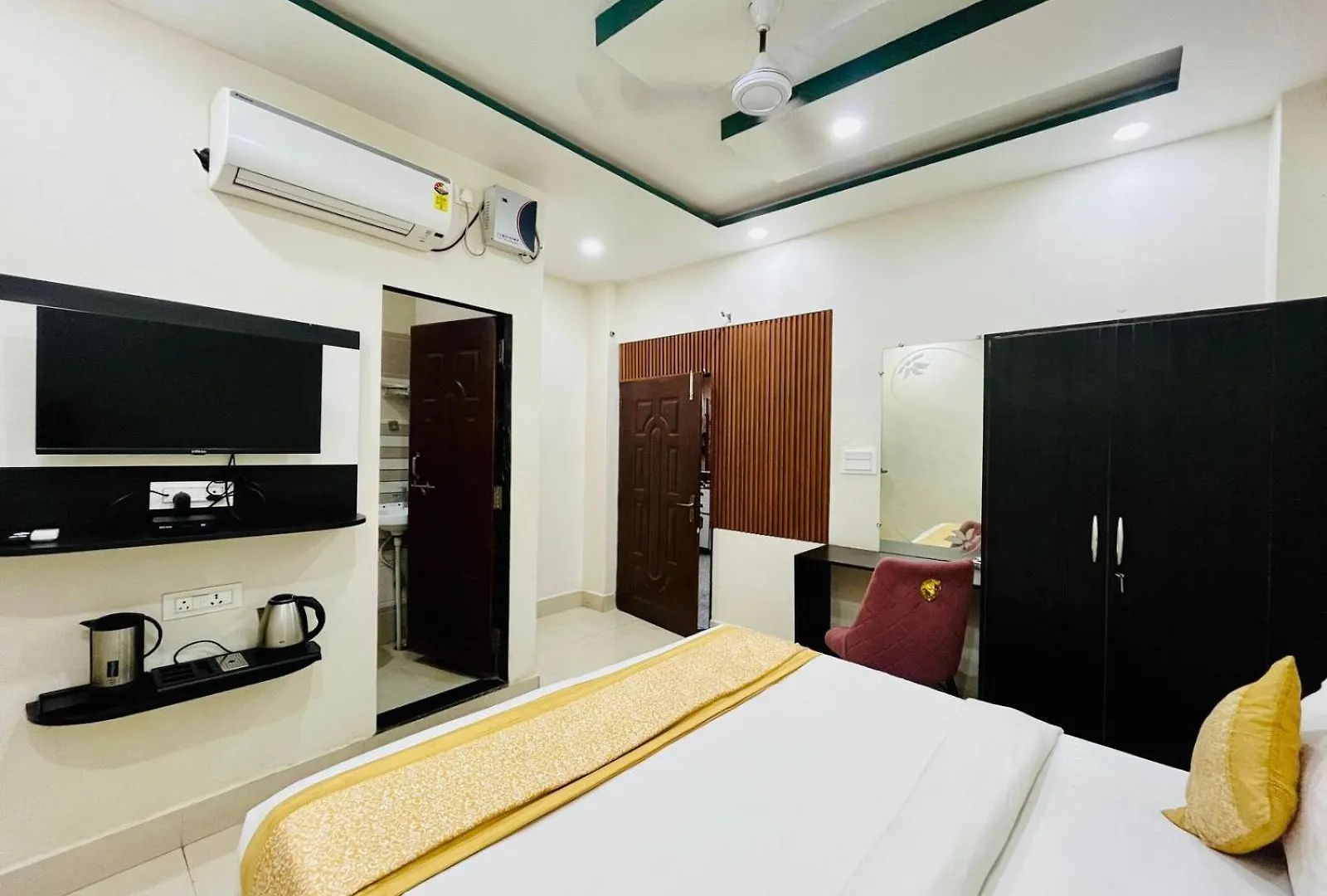 Hotel Aasha International Varanasi India